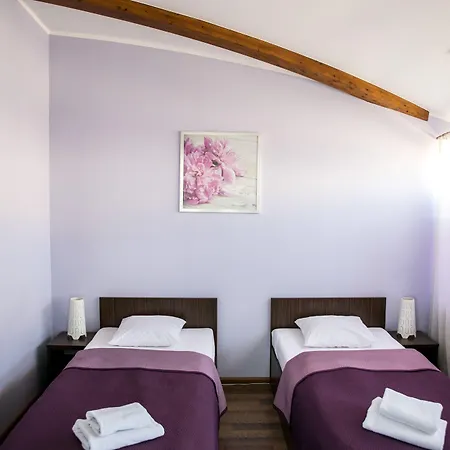 City Aparthotel מלון דירות 3*