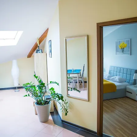 City Aparthotel מלון דירות 3*